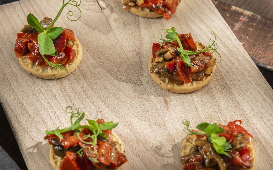 Crackers Tuinkruiden met paprika salsa