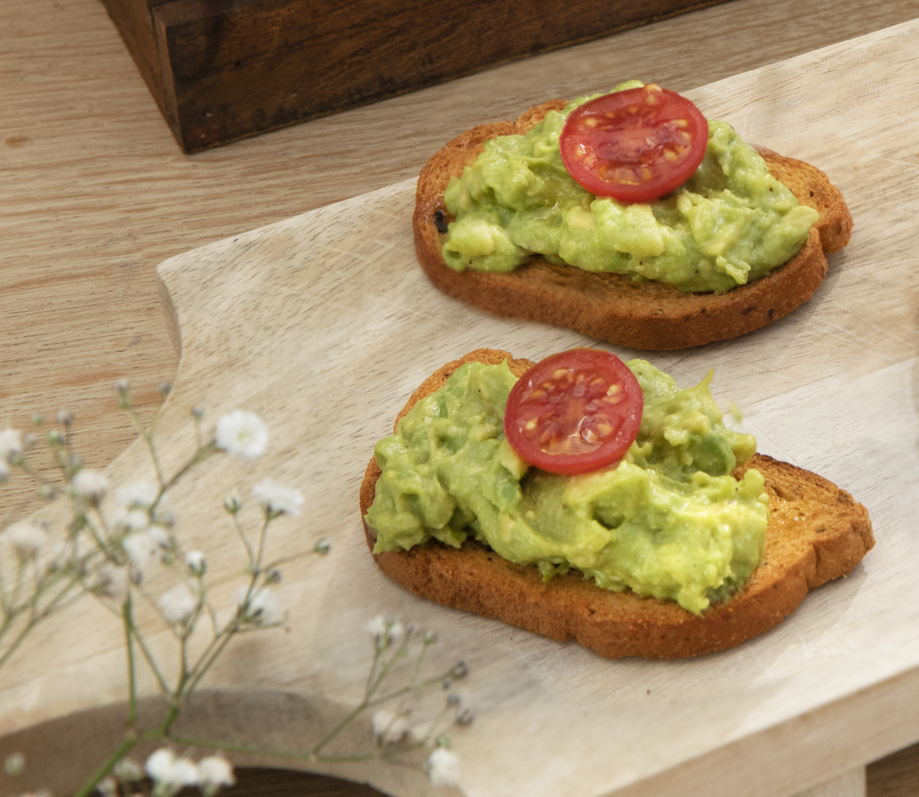 Jos Poell Verse Toast Met Avocado Dip