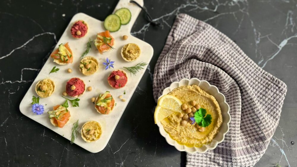 Hummus hapjes in Krokante Cups